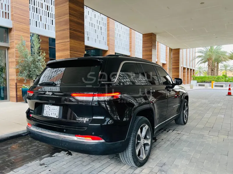 2023 جييب جراند شيروكي ليميتد