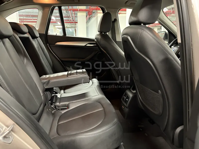 2022 بي ام دبليو الفئة اكس 1