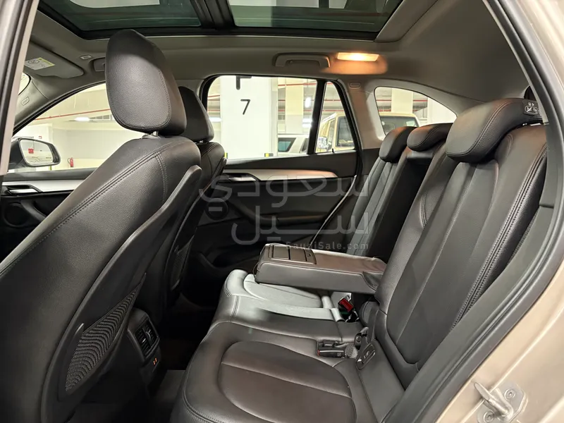 2022 بي ام دبليو الفئة اكس 1