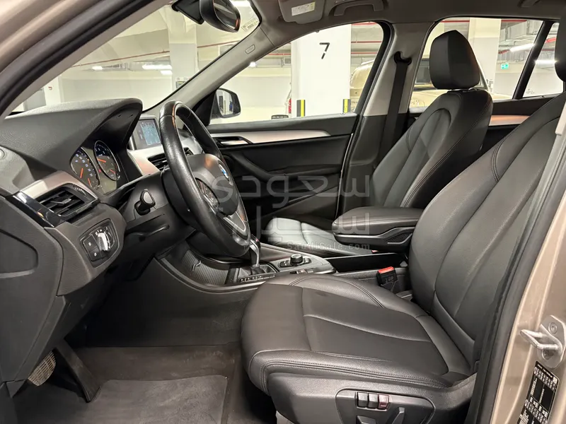 2022 بي ام دبليو الفئة اكس 1