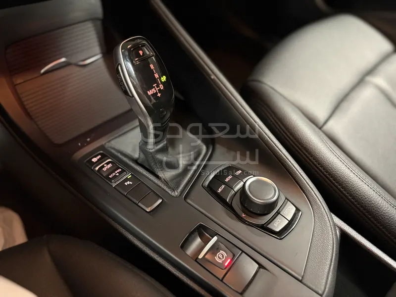 2022 بي ام دبليو الفئة اكس 1