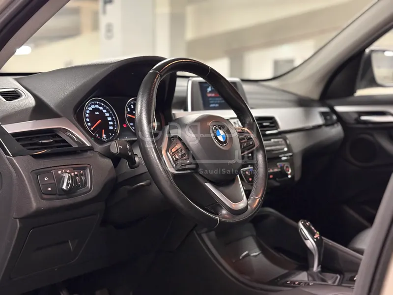 2022 بي ام دبليو الفئة اكس 1