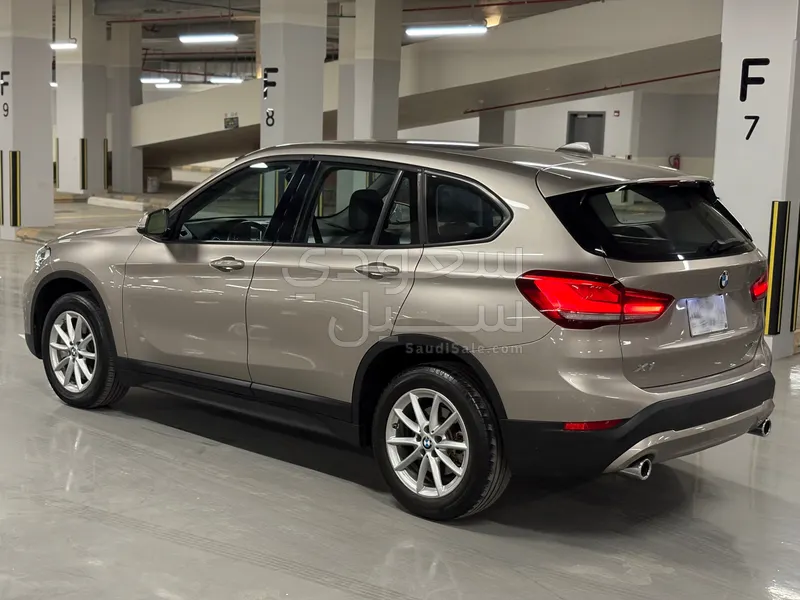 2022 بي ام دبليو الفئة اكس 1