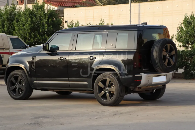 2023 لاند روفر ديفيندر 110