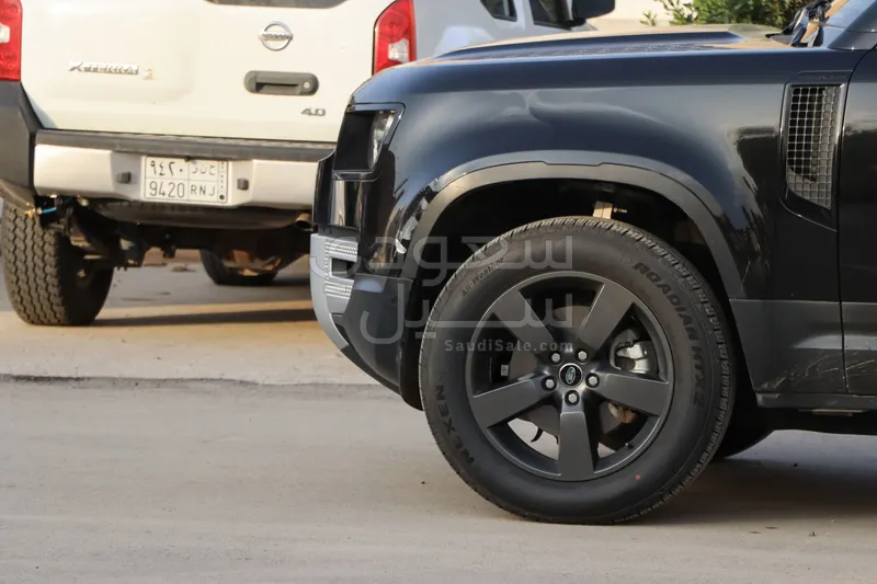 2023 لاند روفر ديفيندر 110