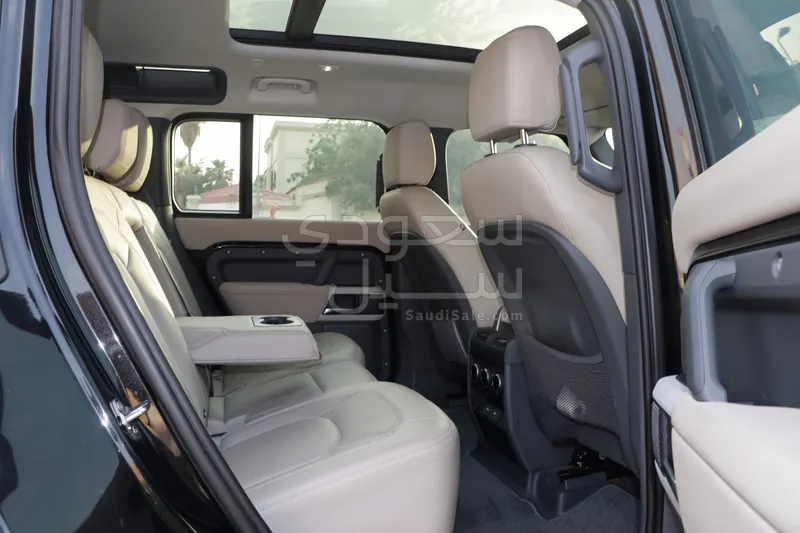 2023 لاند روفر ديفيندر 110