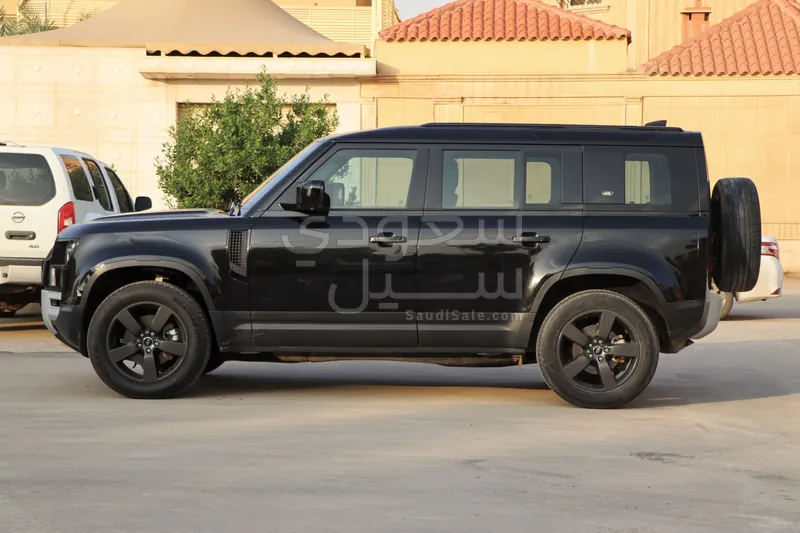 2023 لاند روفر ديفيندر 110