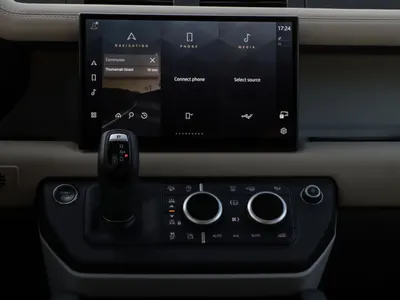 2023 لاند روفر ديفيندر 110