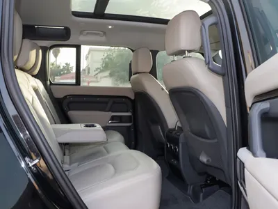 2023 لاند روفر ديفيندر 110