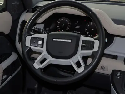 2023 لاند روفر ديفيندر 110