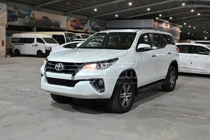 2018 تويوتا فورشنر في اكس