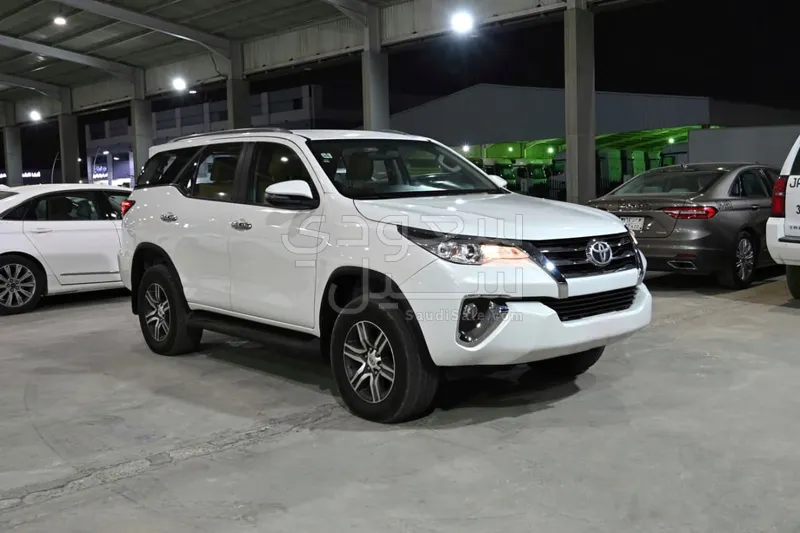 2018 تويوتا فورشنر في اكس