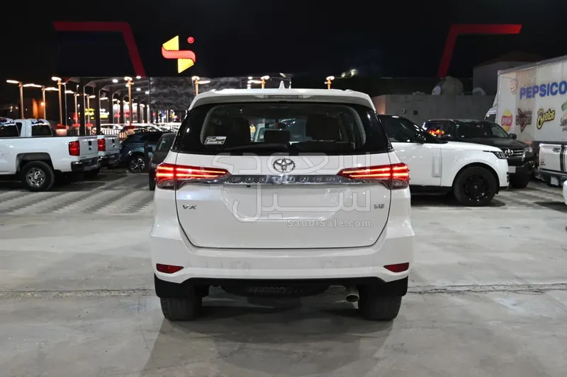 2018 تويوتا فورشنر في اكس