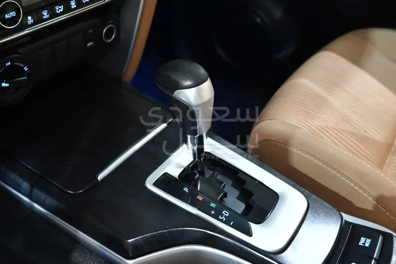 2018 تويوتا فورشنر في اكس