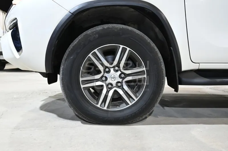 2018 تويوتا فورشنر في اكس