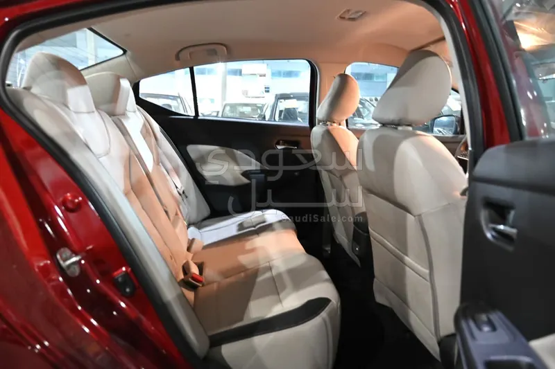 2024 نيسان صني