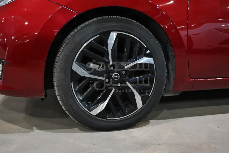 2024 نيسان صني