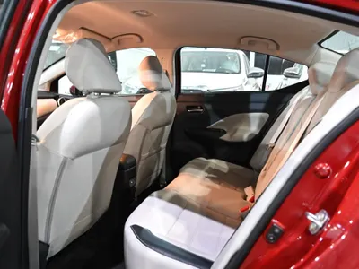 2024 نيسان صني