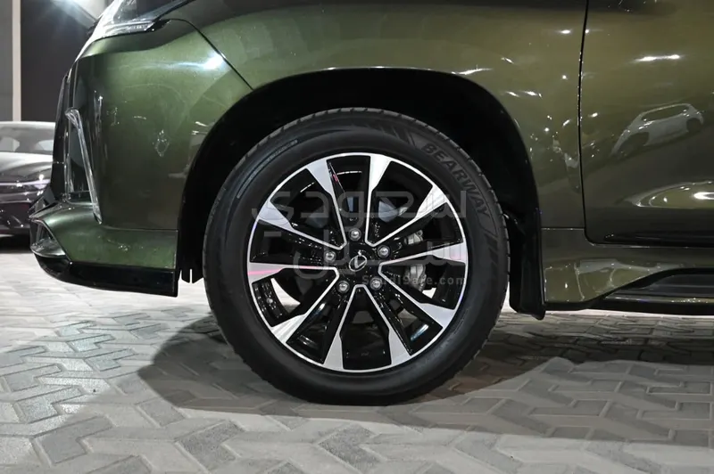 2021 لكزس إل إكس 570 بلاك اديشن