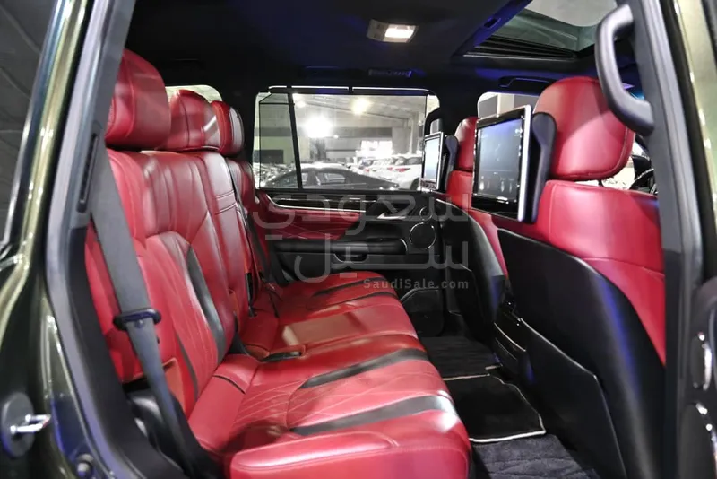 2021 لكزس إل إكس 570 بلاك اديشن