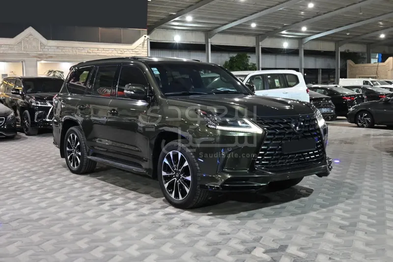 2021 لكزس إل إكس 570 بلاك اديشن