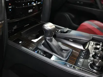 2021 لكزس إل إكس 570 بلاك اديشن