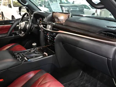 2021 لكزس إل إكس 570 بلاك اديشن