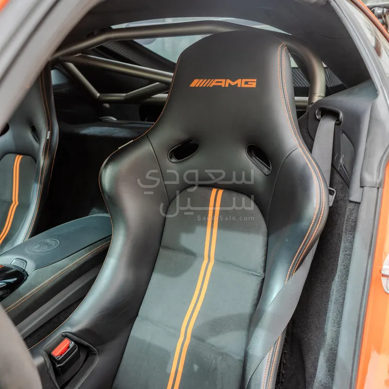 2022 مرسيدس - بنز جي تي بلاك سيريس