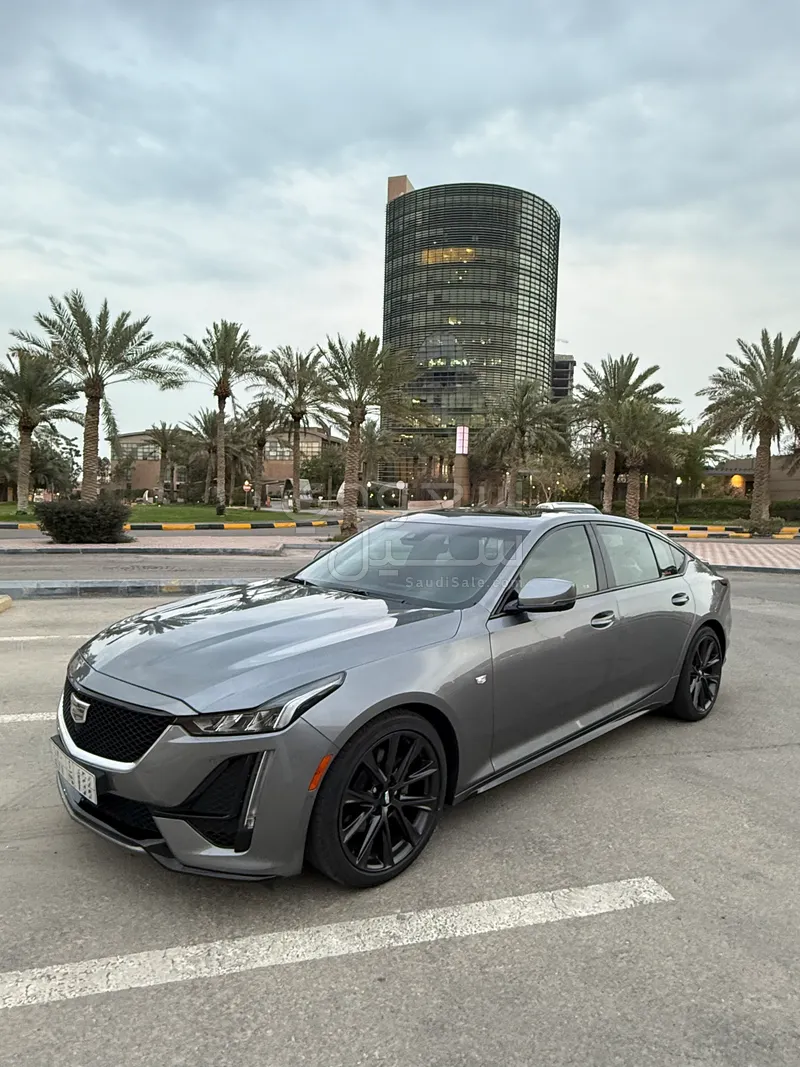 2022 كاديلاك سي تي 5 في