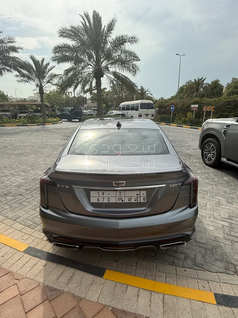 2022 كاديلاك سي تي 5 في