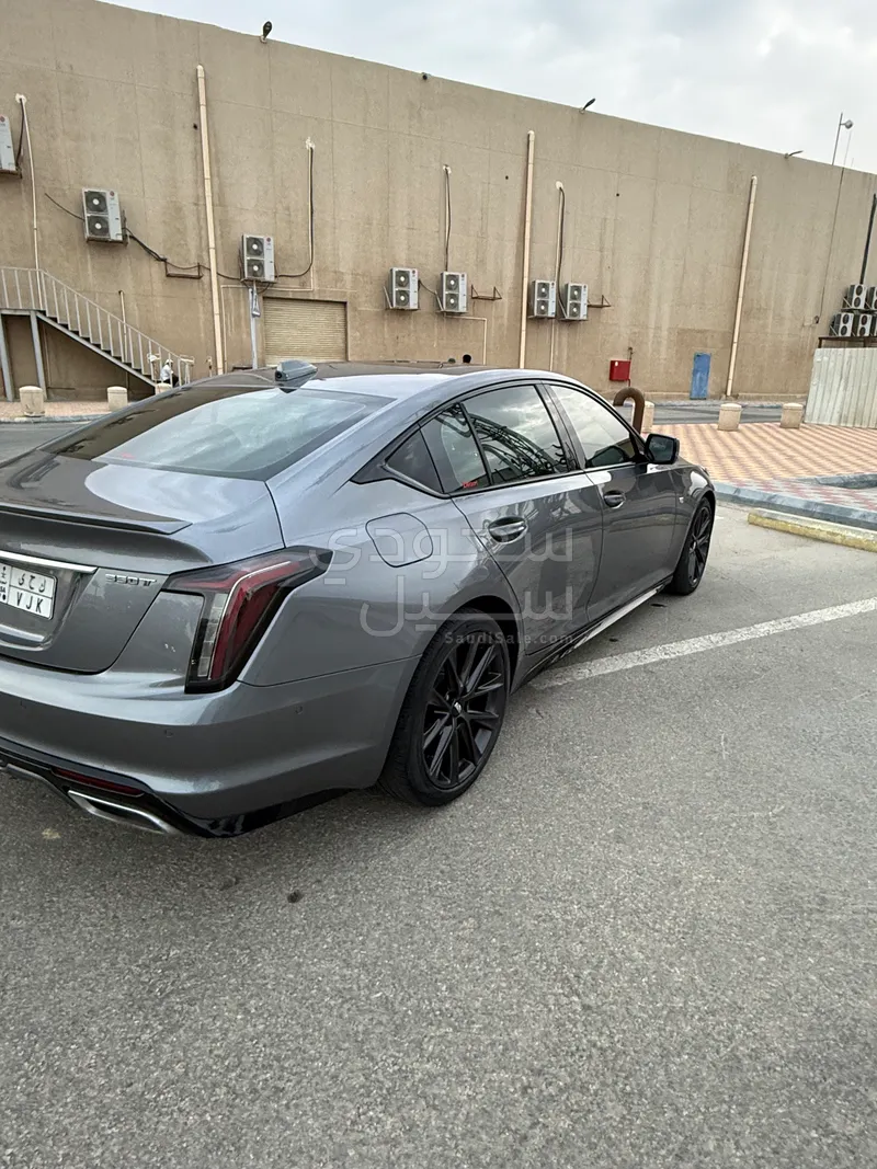 2022 كاديلاك سي تي 5 في