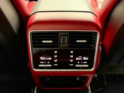 2022 بورش كايين بلاتينيوم اديشن