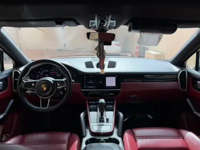 2022 بورش كايين بلاتينيوم اديشن