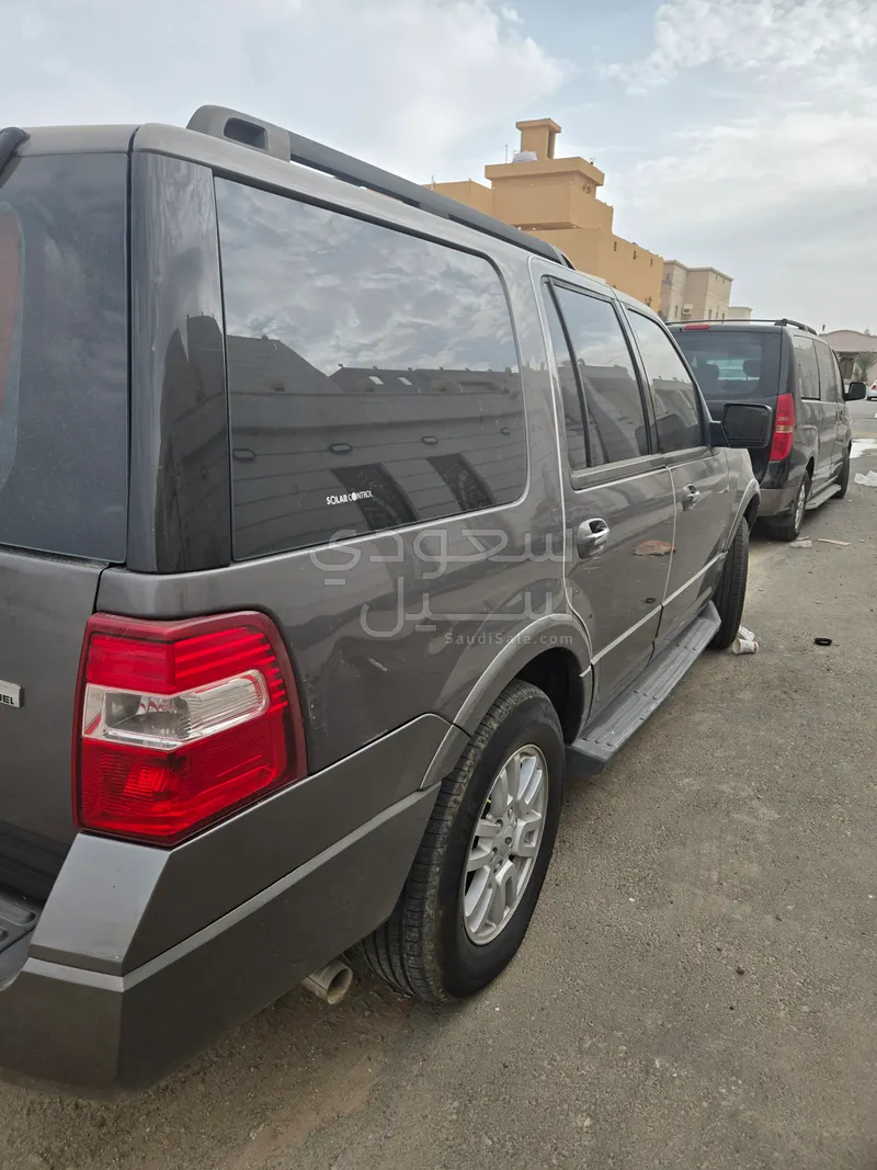 2010 فورد اكسبيديشن اكس ال تي