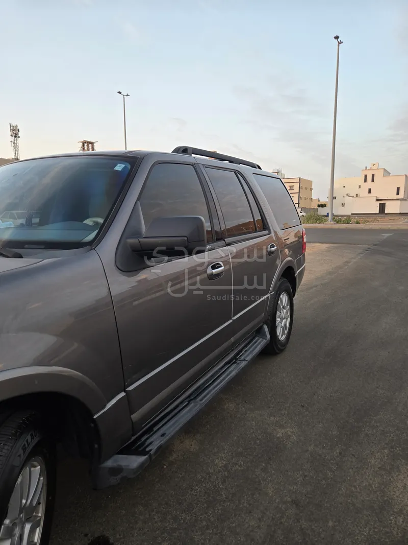 2010 فورد اكسبيديشن اكس ال تي