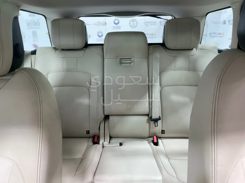 2020 لاند روفر رينج روفر فوج