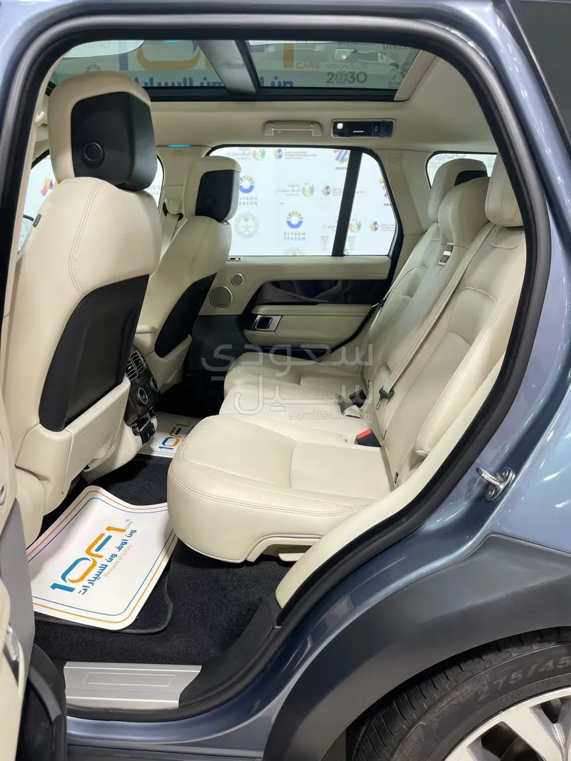 2020 لاند روفر رينج روفر فوج