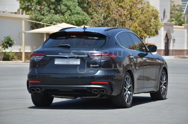 2022 مازيراتي ليفانتي مودينا