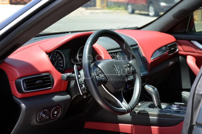 2022 مازيراتي ليفانتي مودينا