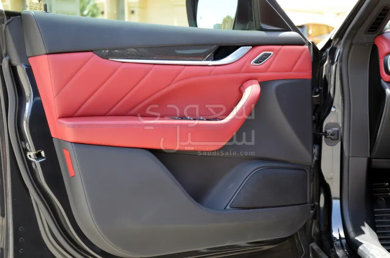 2022 مازيراتي ليفانتي مودينا