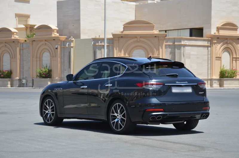 2022 مازيراتي ليفانتي مودينا