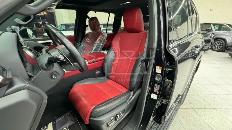 2022 لكزس إل إكس 600 إف