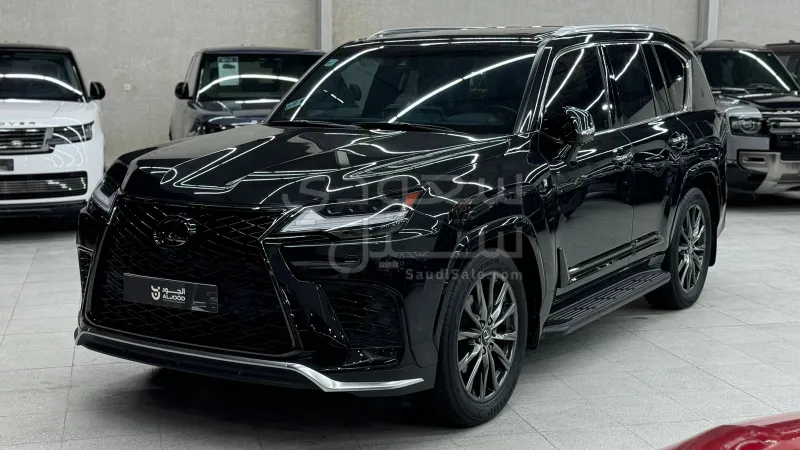 2022 لكزس إل إكس 600 إف