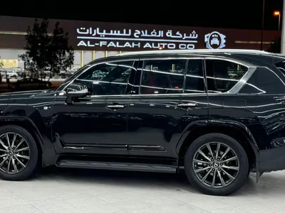 2022 لكزس إل إكس 600 إف