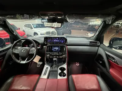 2022 لكزس إل إكس 600 إف