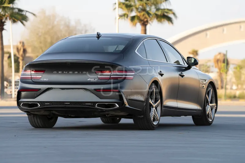2025 جينيسيس جي 80 رويال