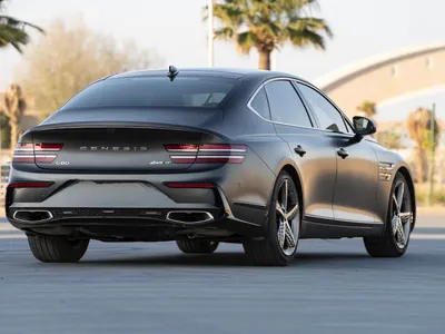 2025 جينيسيس جي 80 رويال