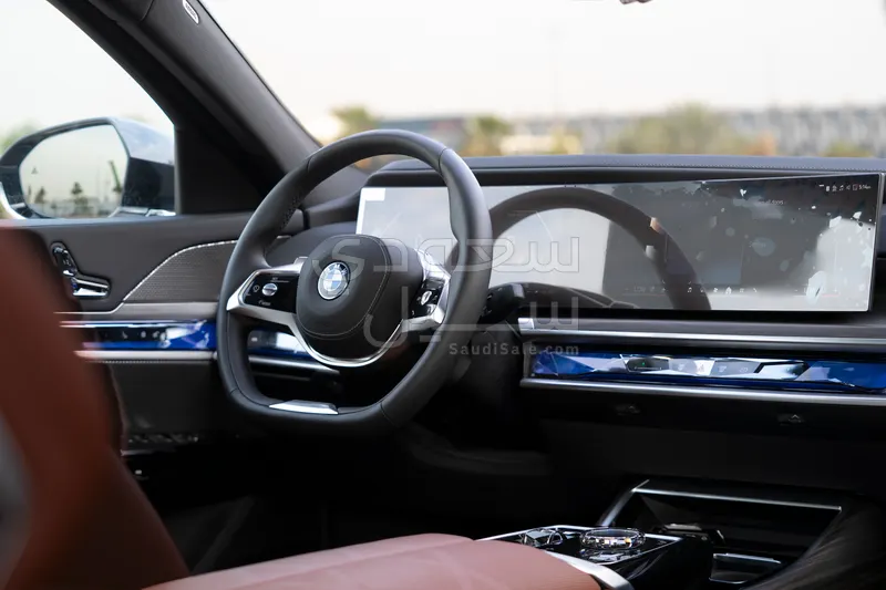 2026 بي ام دبليو الفئة السابعة 735 إل أي