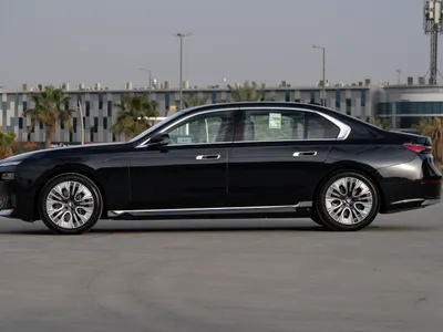 2026 بي ام دبليو الفئة السابعة 735 إل أي