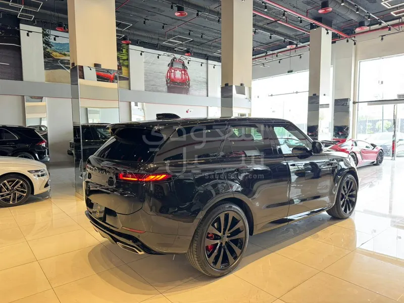 2026 لاند روفر رينج روفر سبورت اتش اس اي